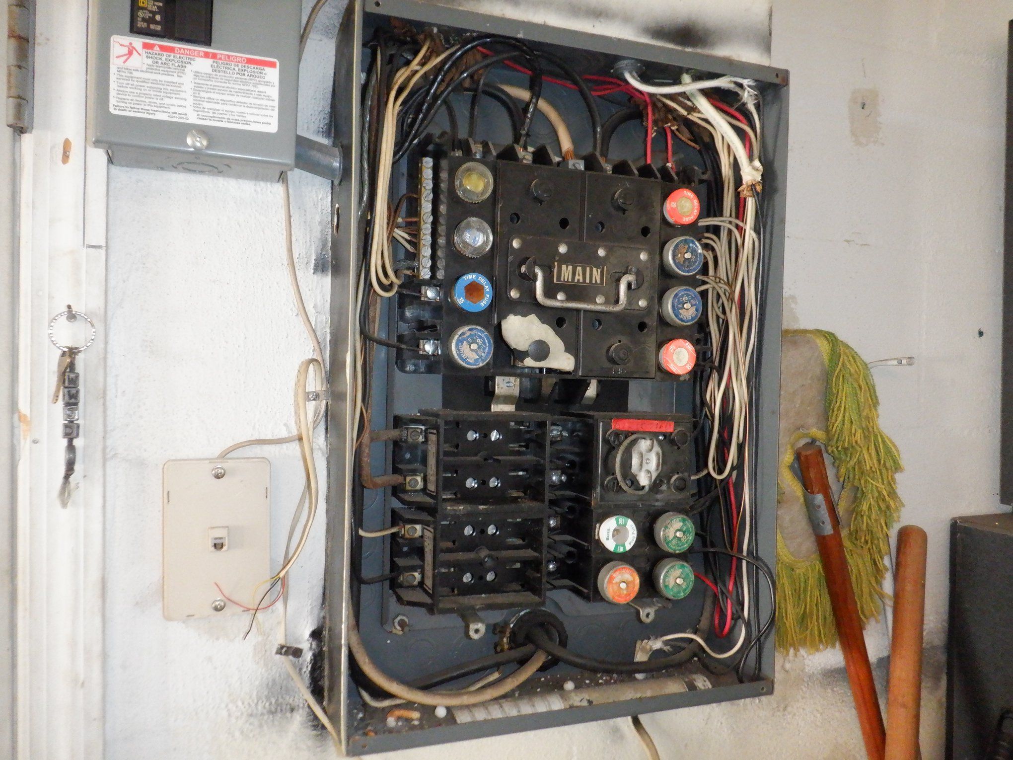 Savacool Electric installing and repairing old fuse boxes